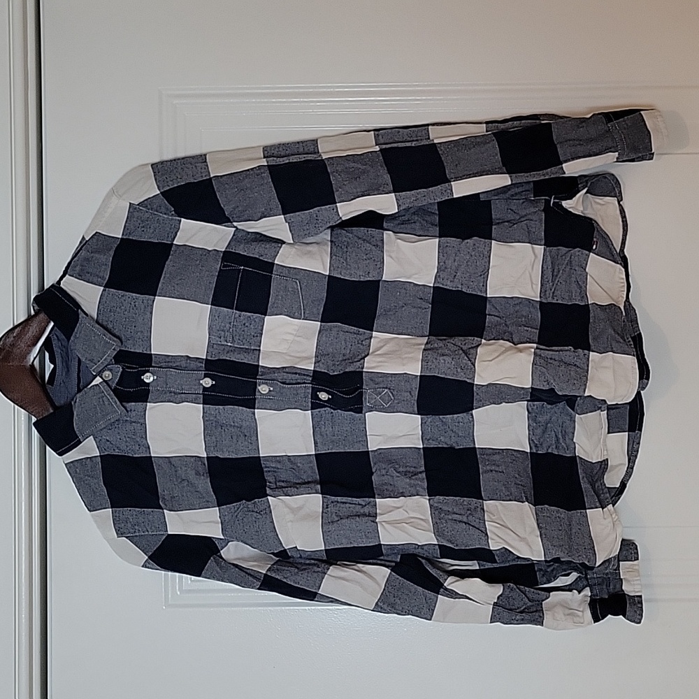 Women's quarter button flannel shirt